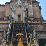 Temple exploring at Wat Chedi Luang